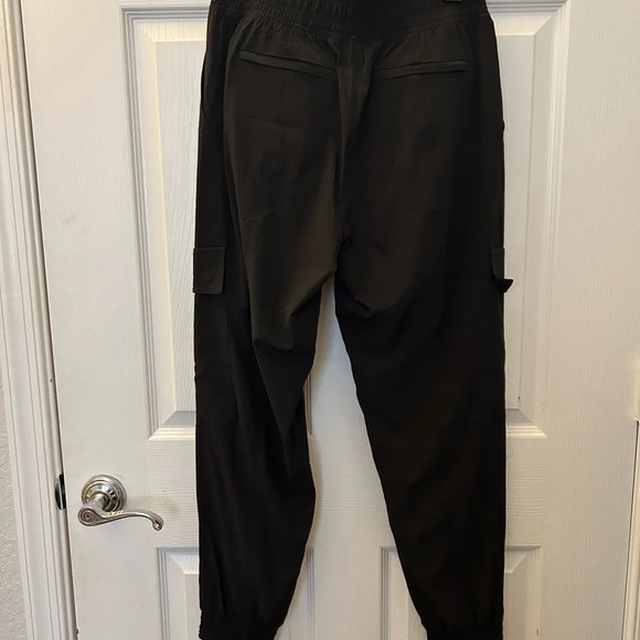 Athleta chelsea utilities joggers black side  pocket zipper pockets size 4 - Picture 4 of 6